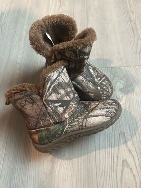 Realtree Kids Camo Plush-Lined Brown Outdoor Boots